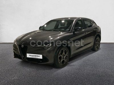 Gris / plata Usado 2023 Alfa Romeo Stelvio Sprint SUV | 31.990 € (Un poco caro)