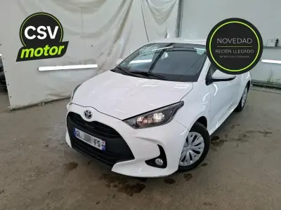 Usado Toyota Yaris Business Edition 116 CV (85 kW) 2022 Blanco Utilitario