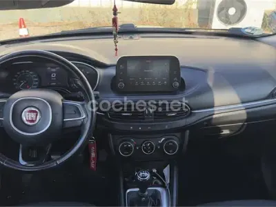 Usado Fiat Tipo Business 120 CV (88 kW) 2018 Negro Berlina