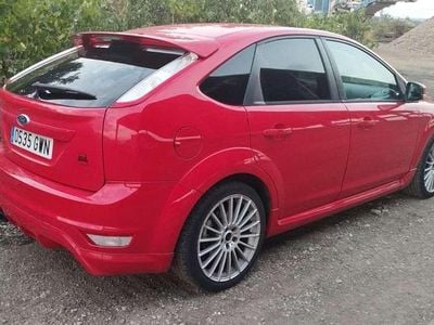 Usado Ford Focus 109 CV (80 kW) 2010 Rojo Utilitario