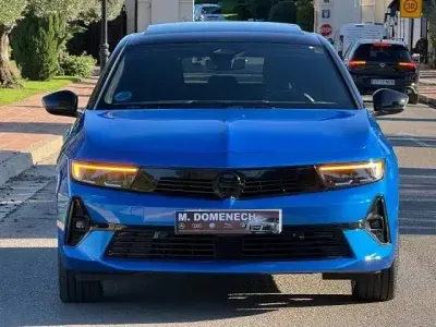 Usado Opel Astra 114 kW (156 CV) 2023 Azul Utilitario