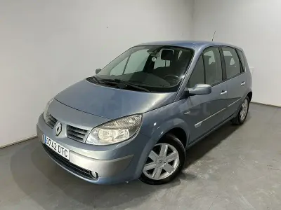 Usado Renault Scénic II Dynamique 105 CV (77 kW) 2005 Blanco Monovolumen