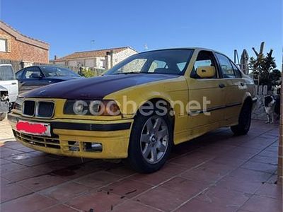 Usado BMW 318 115 CV (84 kW) 1991 Amarillo Berlina