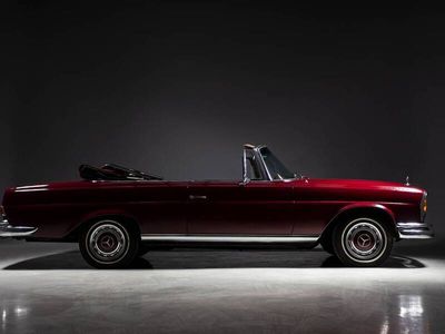 Usado Mercedes 220 SE 120 CV (88 kW) 1965 Burdeos Descapotable