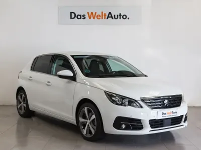 Usado Peugeot 308 Allure 130 CV (95 kW) 2019 Blanco Berlina