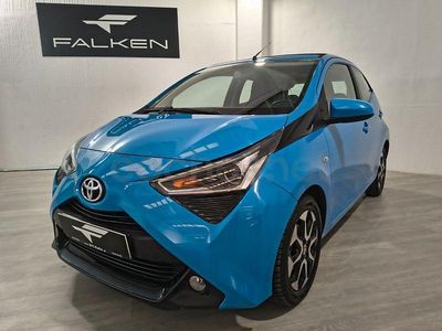 Usado Toyota Aygo x-sky 69 CV (50 kW) 2018 Azul Utilitario