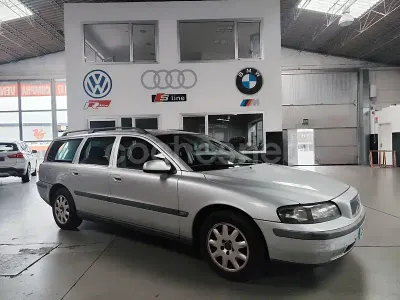 Usado Volvo V70 163 CV (119 kW) 2002 Gris / plata Familiar