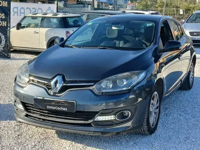 Usado Renault Mégane III Business 95 CV (69 kW) 2014 Gris Utilitario