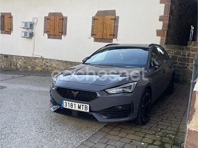 Usado Cupra Leon 190 CV (139 kW) 2024 Gris / plata Familiar