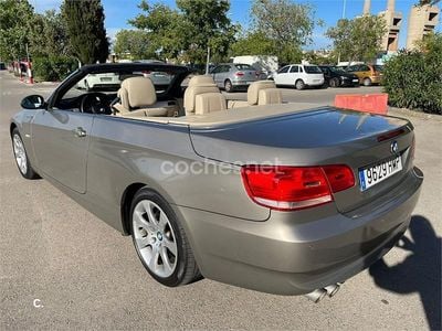 Usado BMW 330 Cabriolet 231 CV (169 kW) 2007 Gris / plata Descapotable