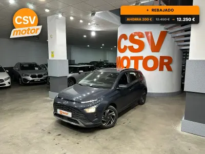 Usado Hyundai Bayon 84 CV (61 kW) 2023 Gris / plata SUV