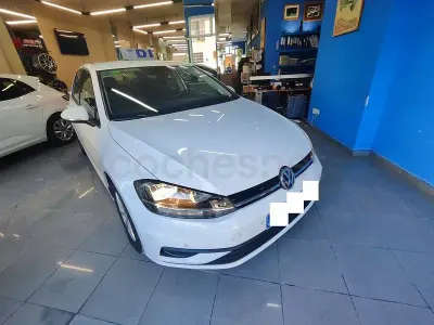 Usado VW Golf VII 116 CV (85 kW) 2019 Blanco Berlina