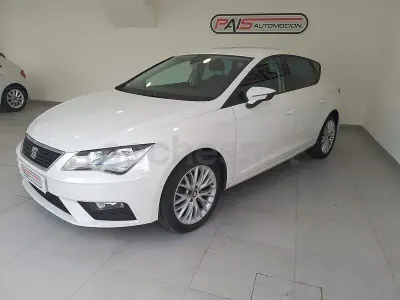 Usado Seat Leon Style Plus 115 CV (84 kW) 2017 Blanco Berlina