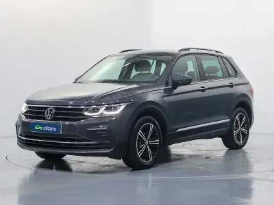 Usado VW Tiguan Life 245 CV (180 kW) 2022 Gris / plata SUV
