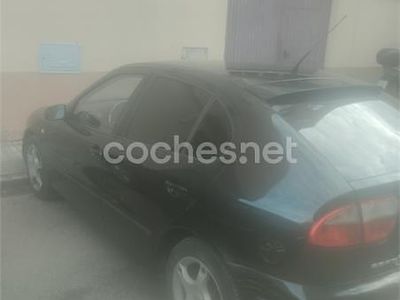 Negro Usado 2003 Seat Leon Stella Utilitario | 2000 € (Precio justo)