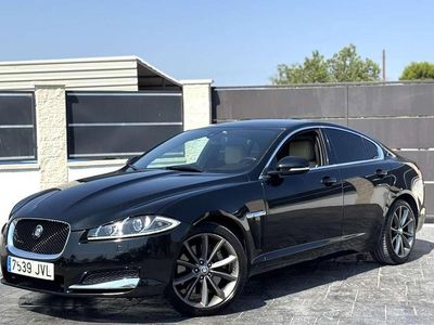Negro Usado 2012 Jaguar XF Premium Luxury Berlina | 12.499 €