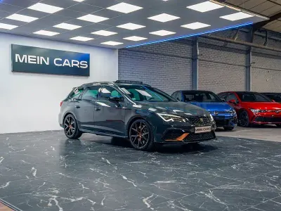 Usado Seat Leon 4Drive 300 CV (220 kW) 2020 Gris / plata Familiar