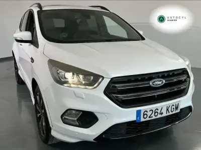 Usado Ford Kuga ST-Line 150 CV (110 kW) 2017 Blanco SUV
