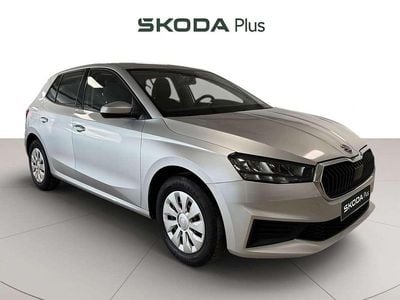 Gris Usado 2022 Skoda Fabia Active Utilitario | 14.990 € (Precio justo)