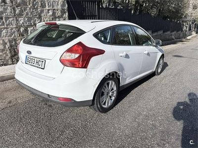 Usado Ford Focus Trend 95 CV (69 kW) 2011 Blanco Berlina