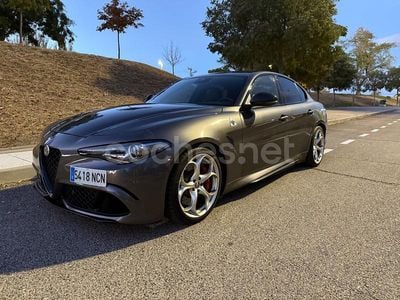 Usado Alfa Romeo Giulia Quadrifoglio 510 CV (375 kW) 2021 Gris / plata Berlina