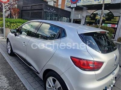 Usado Renault Clio IV Dynamique 90 CV (66 kW) 2016 Gris / plata Berlina