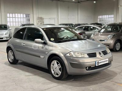 Marrón Usado 2004 Renault Mégane II Privilege Berlina | 3990 € (Precio justo)