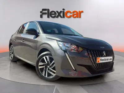 Usado Peugeot 208 Active 102 CV (75 kW) 2023 Gris Utilitario
