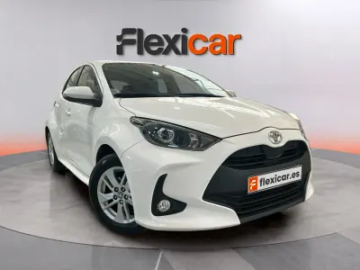 Usado Toyota Yaris Edition 125 CV (91 kW) 2021 Blanco Utilitario