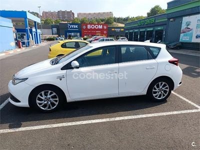Toyota Auris Hybrid