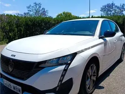 Usado Peugeot 308 Active 130 CV (95 kW) 2022 Blanco Berlina