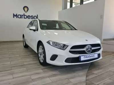 Usado Mercedes A200 163 CV (119 kW) 2021 Gris Utilitario