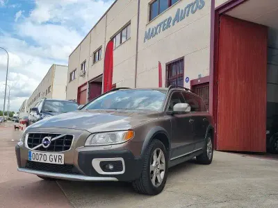Käytetty Volvo XC70 Summum 205 HP (150 kW) 2010 Peessi Farmari