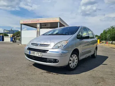Usado Citroën Xsara Picasso Exclusive 110 CV (80 kW) 2007 Gris / plata Monovolumen
