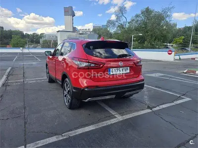 Usado Nissan Qashqai N-Connecta 115 CV (84 kW) 2019 Rojo SUV