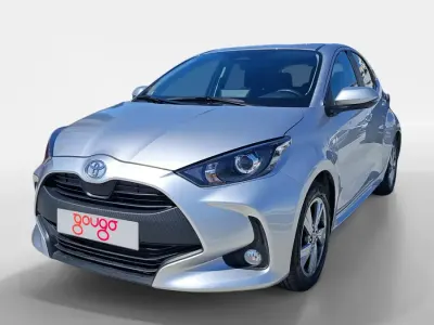 Usado Toyota Yaris Hybrid Active 116 CV (85 kW) 2025 Gris Berlina
