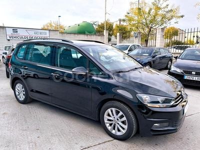 Usado VW Touran Business 115 CV (84 kW) 2018 Negro Monovolumen