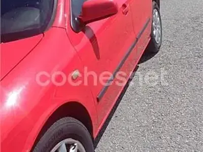 Używany Seat Leon Sport 105 KM (77 kW) 2000 Czerwony Hatchback