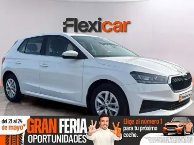 Usado Skoda Fabia Active 80 CV (58 kW) 2022 Blanco Utilitario