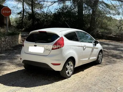 Usado Ford Fiesta Titanium 96 CV (70 kW) 2010 Blanco Berlina