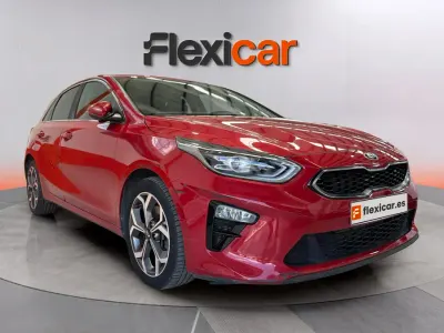 Usado Kia Ceed 136 CV (100 kW) 2021 Gris Utilitario