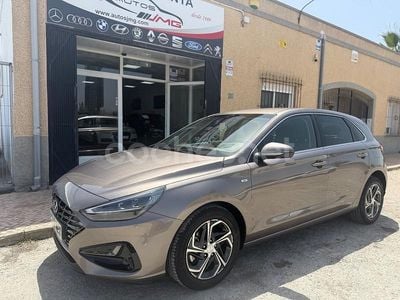 Beige Usado 2023 Hyundai i30 Berlina | 18.500 € (Precio justo)
