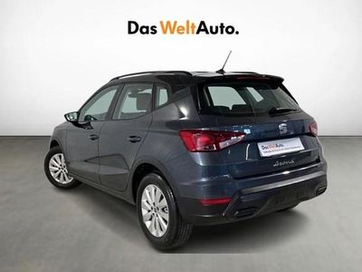 Usado Seat Arona Style 115 CV (84 kW) 2024 Gris plata SUV