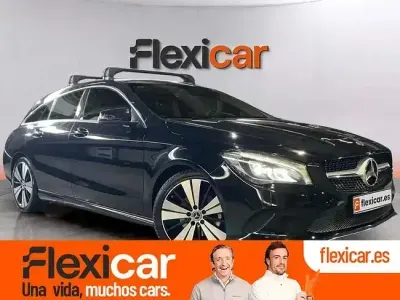 Usado Mercedes CLA200 Shooting Brake 136 CV (100 kW) 2019 Negro Familiar