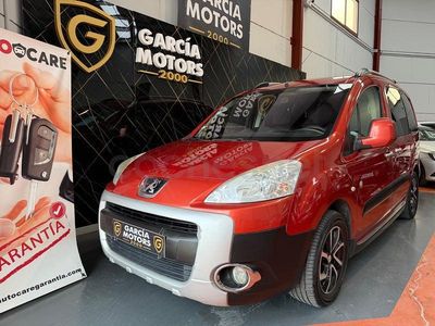 Usado Peugeot Partner Tepee Premium 112 CV (82 kW) 2011 Granate Monovolumen