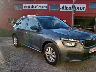 Usado Skoda Kamiq 110 CV (80 kW) 2022 Gris / plata SUV