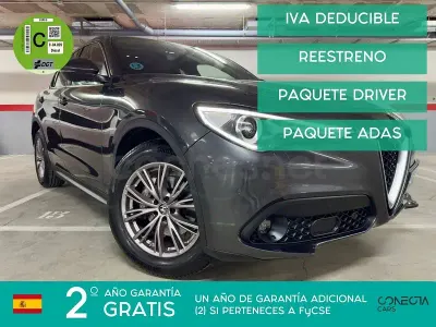 Usado Alfa Romeo Stelvio Super 160 CV (117 kW) 2022 Gris / plata SUV