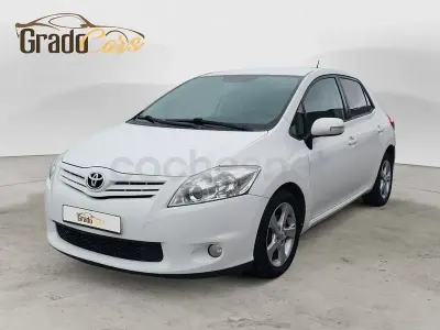 Usado Toyota Auris Active 90 CV (66 kW) 2010 Blanco Utilitario