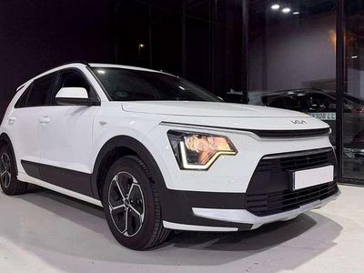 Usado Kia Niro 141 CV (103 kW) 2022 Blanco SUV