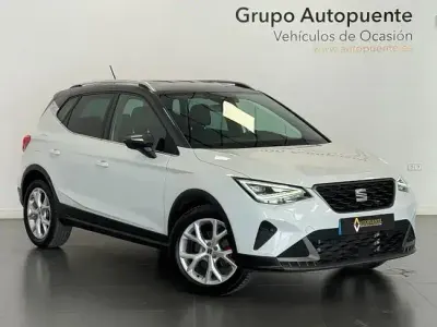 Usado Seat Arona FR 150 CV (110 kW) 2023 Blanco SUV